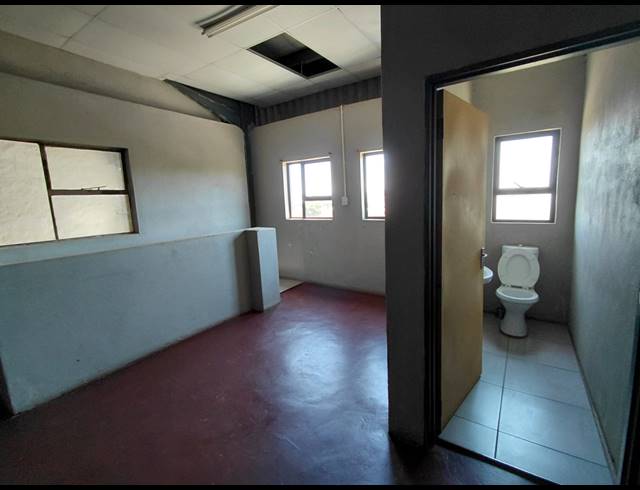 190M² WAREHOUSE TO LET IN CLAYVILLE